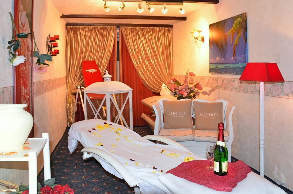 Wellness Und Romantik Hotel Helmboldt バート・ザクサ エクステリア 写真